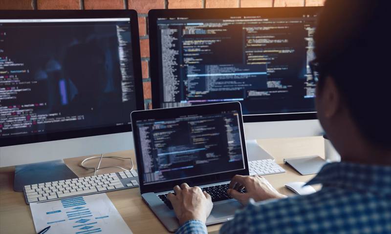数据科学选型：R与Python如何赋能昭阳区网站建设？